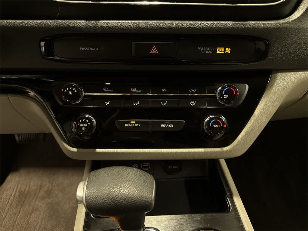 Thumbnail: 2019 Kia Sedona - 22