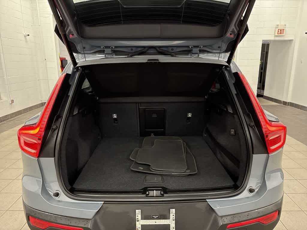 Thumbnail: 2020 Volvo XC40 - 11