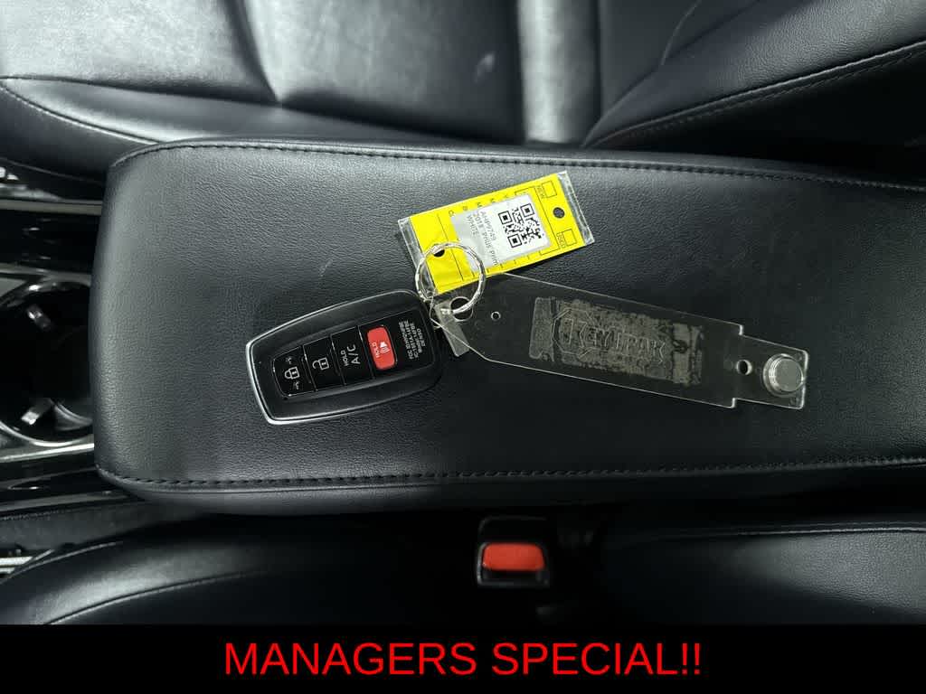 Thumbnail: 2018 Toyota Prius Prime - 34