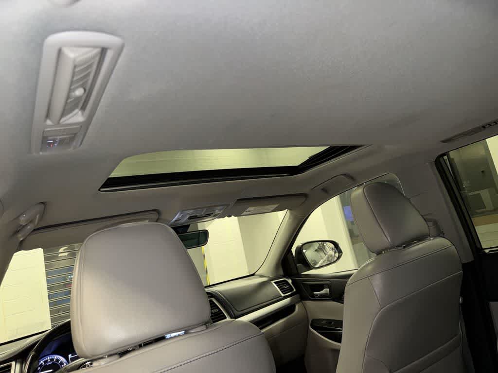 Thumbnail: 2017 Toyota Highlander - 26