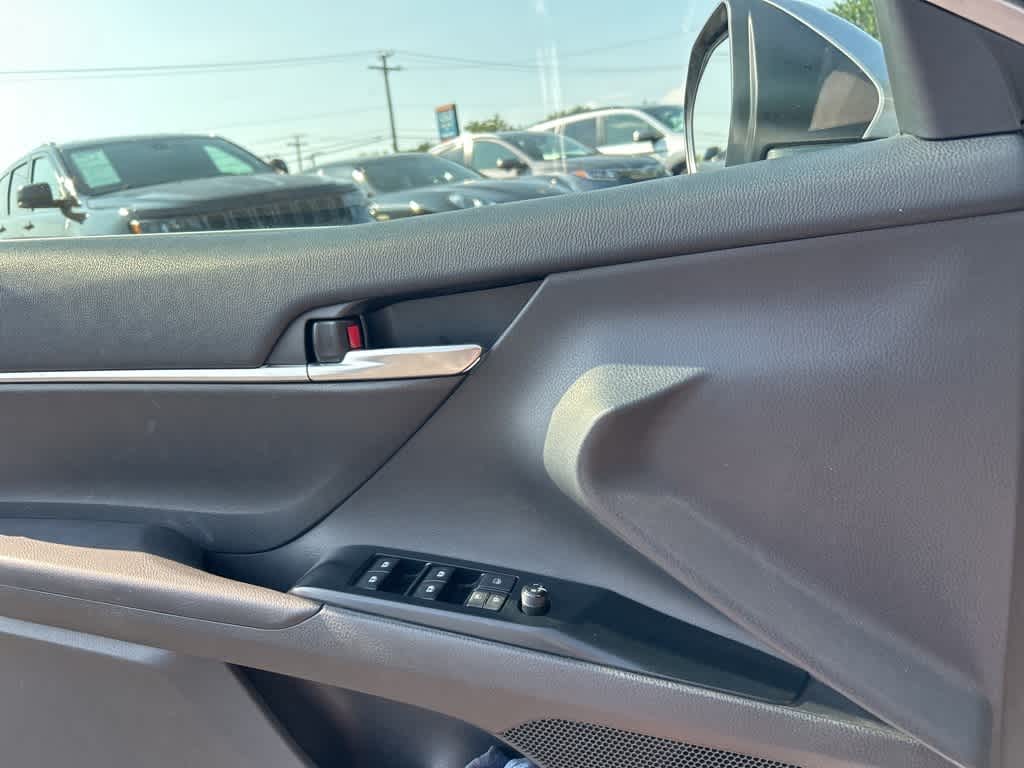 Thumbnail: 2019 Toyota Camry - 26