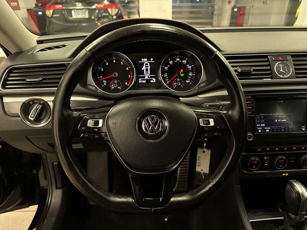 Thumbnail: 2017 Volkswagen Passat - 17