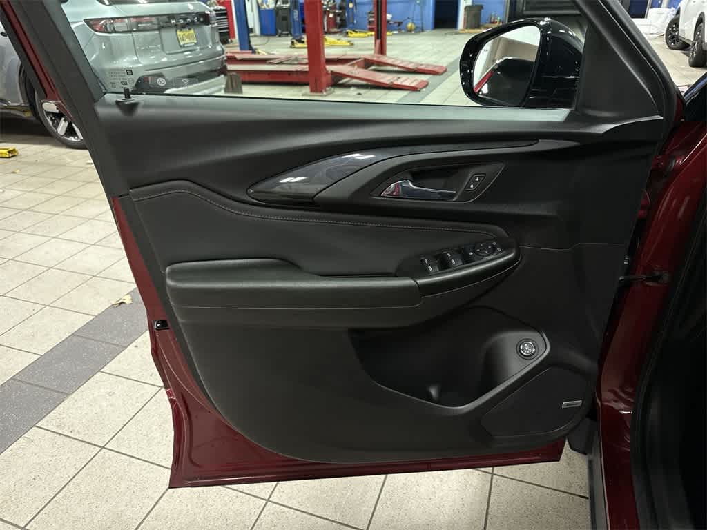 Thumbnail: 2022 Chevrolet TrailBlazer - 30