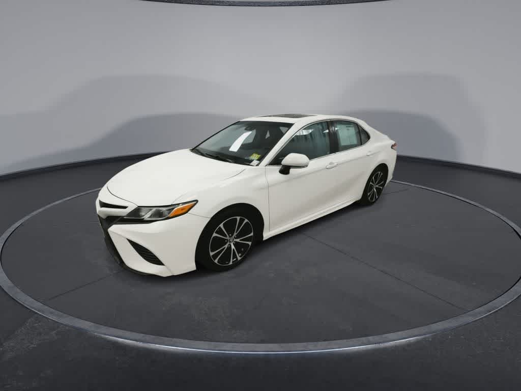 Thumbnail: 2018 Toyota Camry - 4