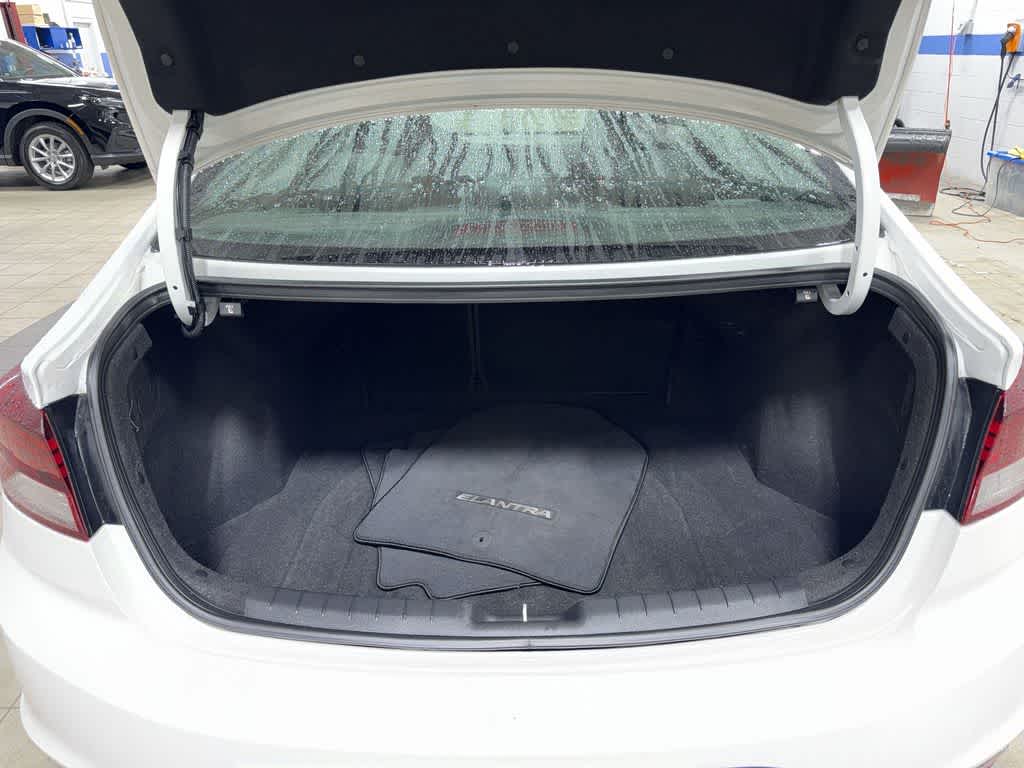 Thumbnail: 2019 Hyundai Elantra - 11