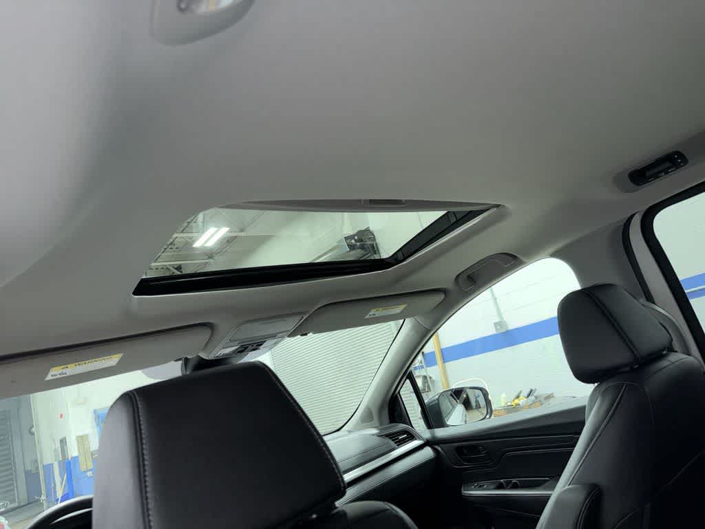 Thumbnail: 2023 Honda Odyssey - 25