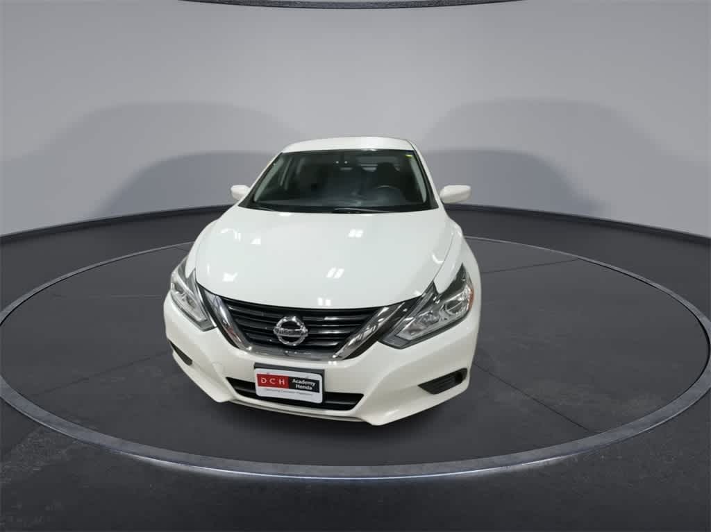 Thumbnail: 2018 Nissan Altima - 3
