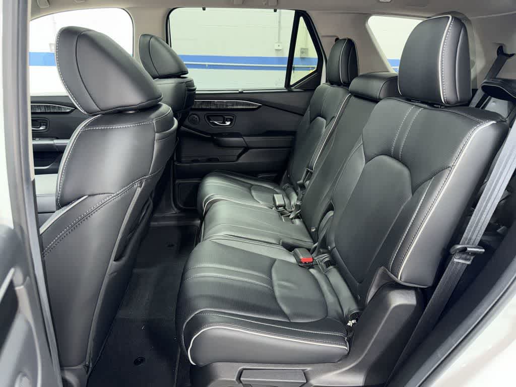 Thumbnail: 2023 Honda Pilot - 17