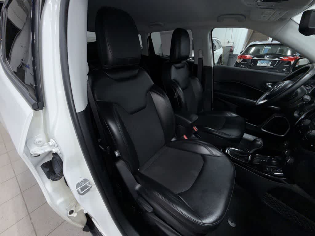 Thumbnail: 2018 Jeep Compass - 16