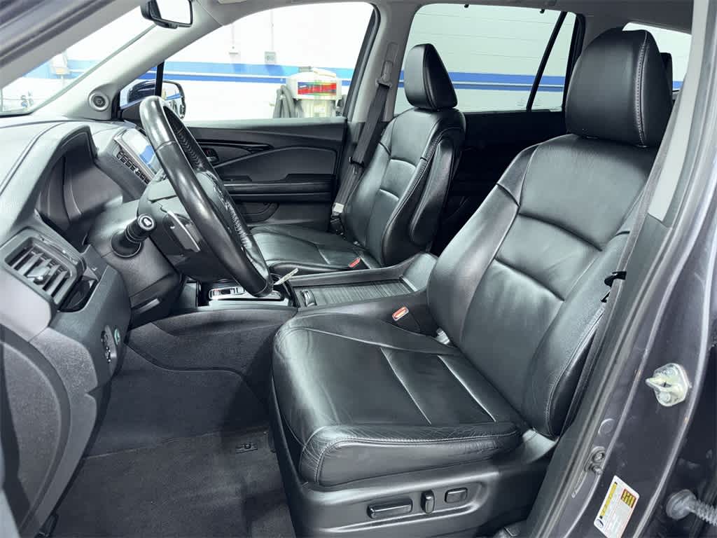 Thumbnail: 2016 Honda Pilot - 15