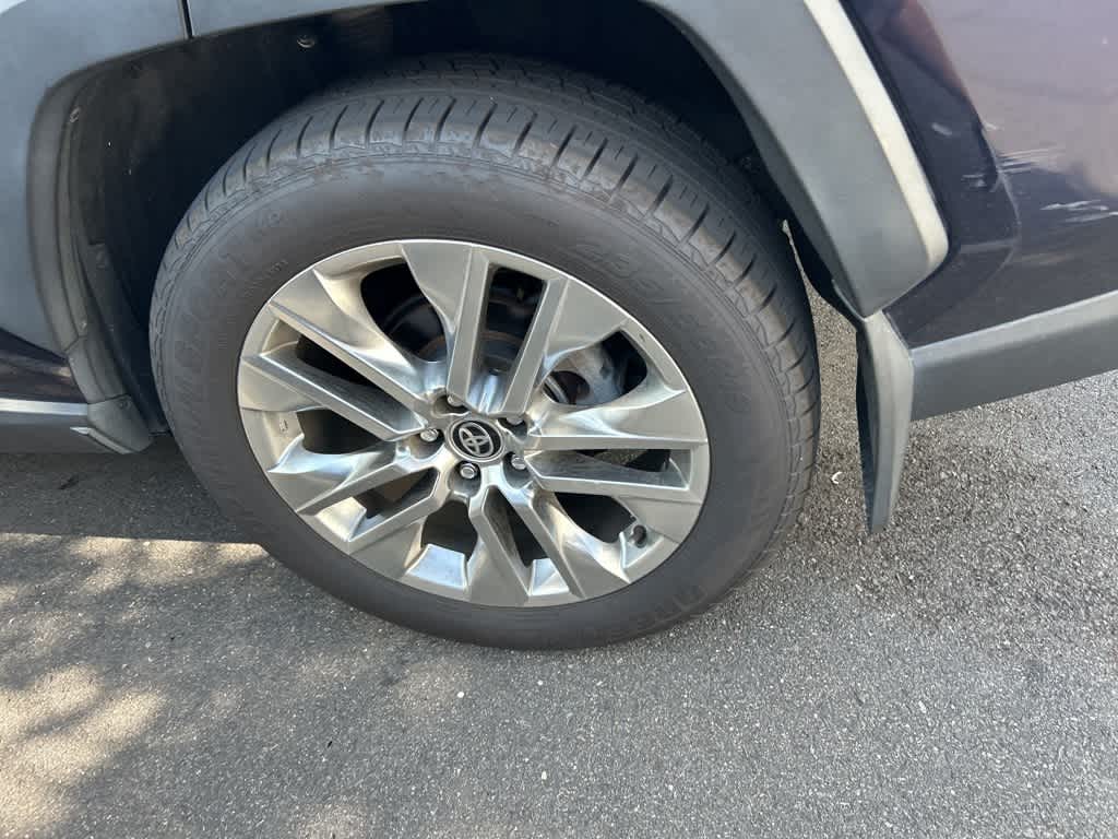 Thumbnail: 2021 Toyota RAV4 - 24