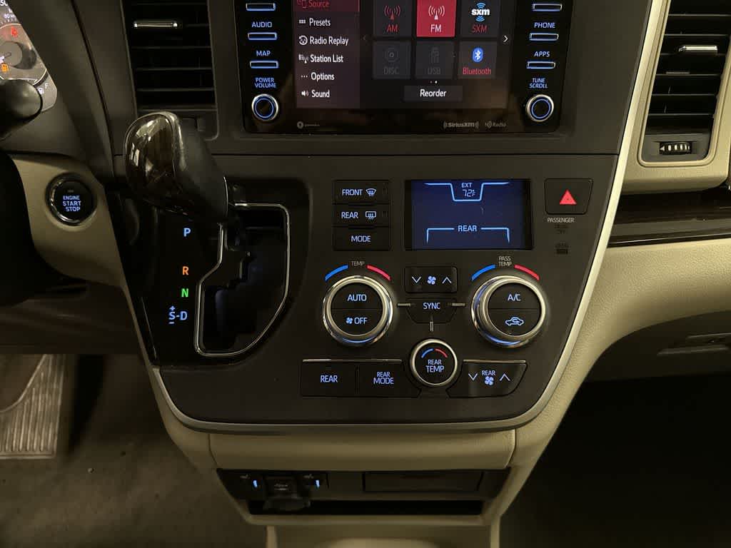 Thumbnail: 2020 Toyota Sienna - 23