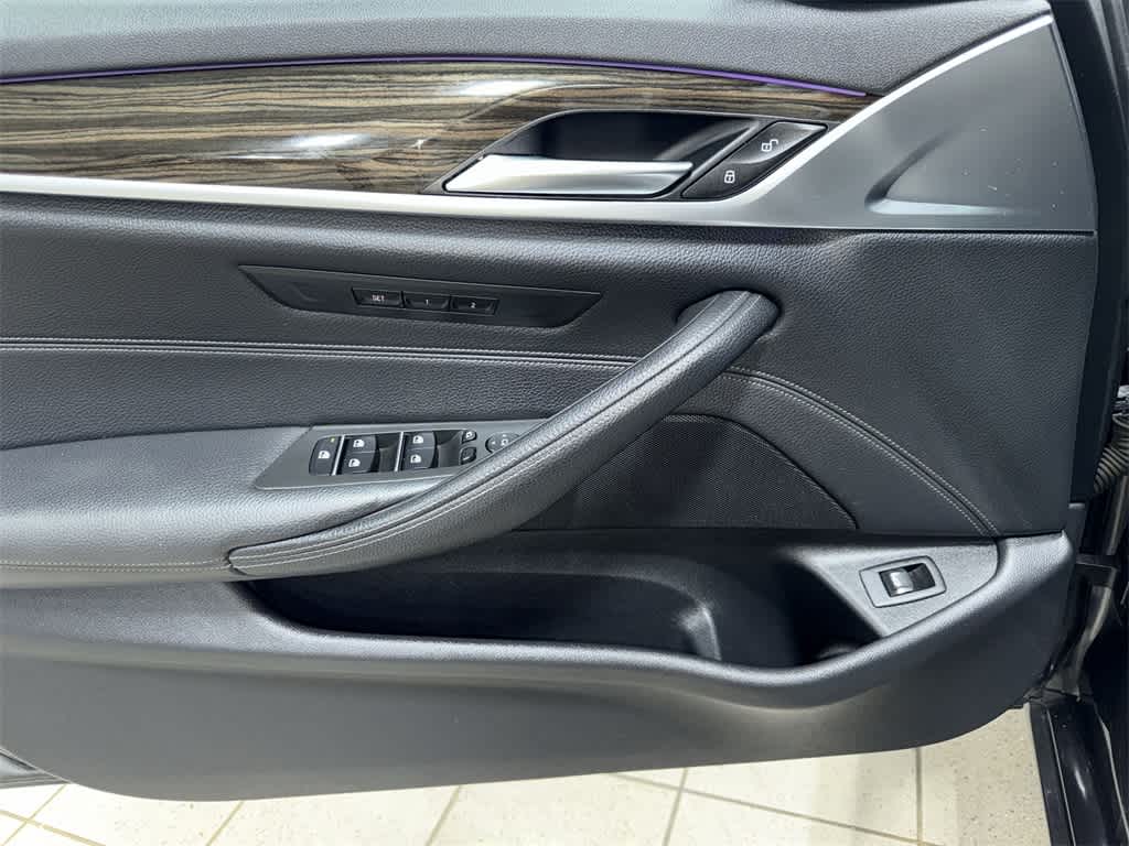 Thumbnail: 2020 BMW 5 Series - 23