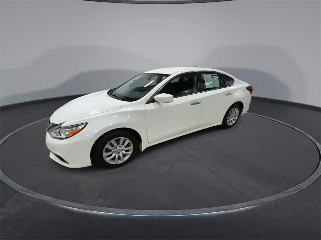 Thumbnail: 2018 Nissan Altima - 4