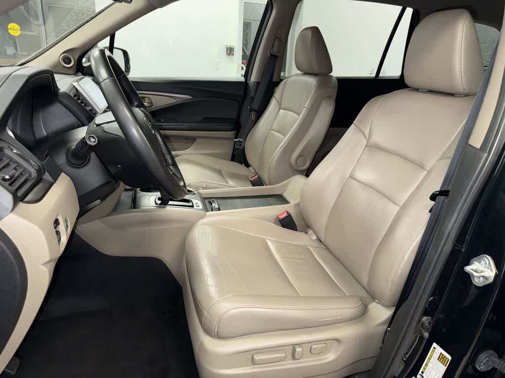 Thumbnail: 2016 Honda Pilot - 15