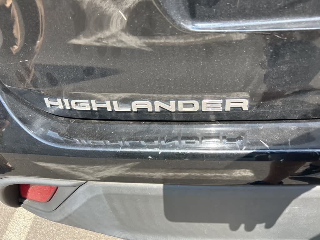 Thumbnail: 2022 Toyota Highlander - 19