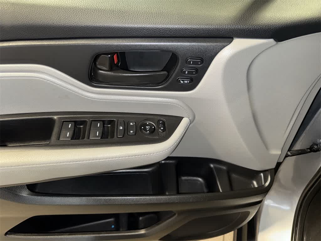 Thumbnail: 2022 Honda Odyssey - 23