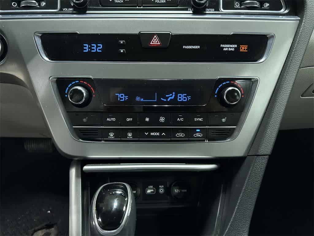 Thumbnail: 2015 Hyundai Sonata - 21