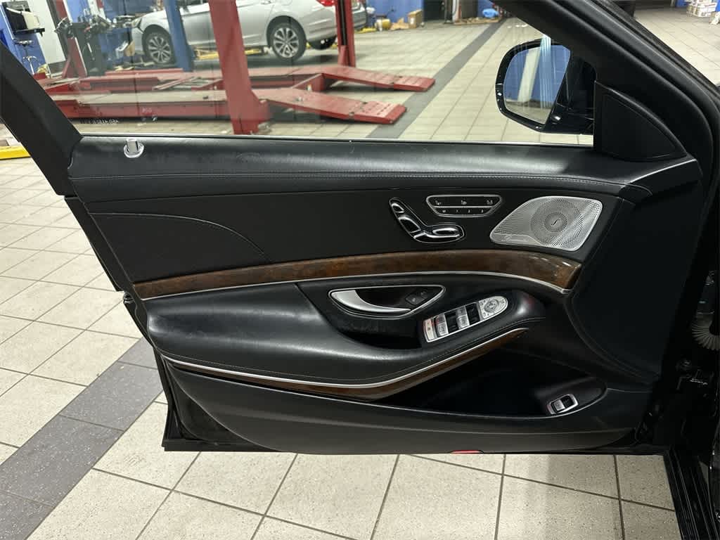 Thumbnail: 2015 Mercedes-Benz S-Class - 30