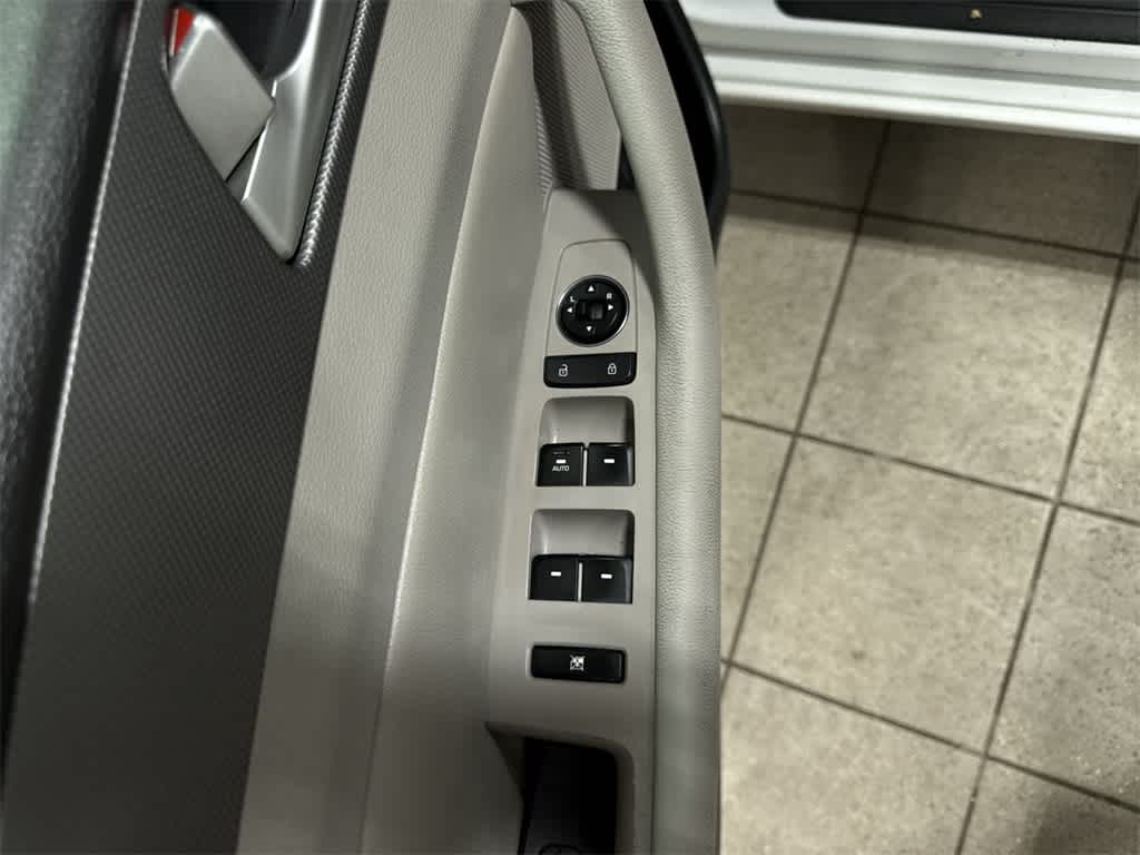 Thumbnail: 2015 Hyundai Sonata - 22