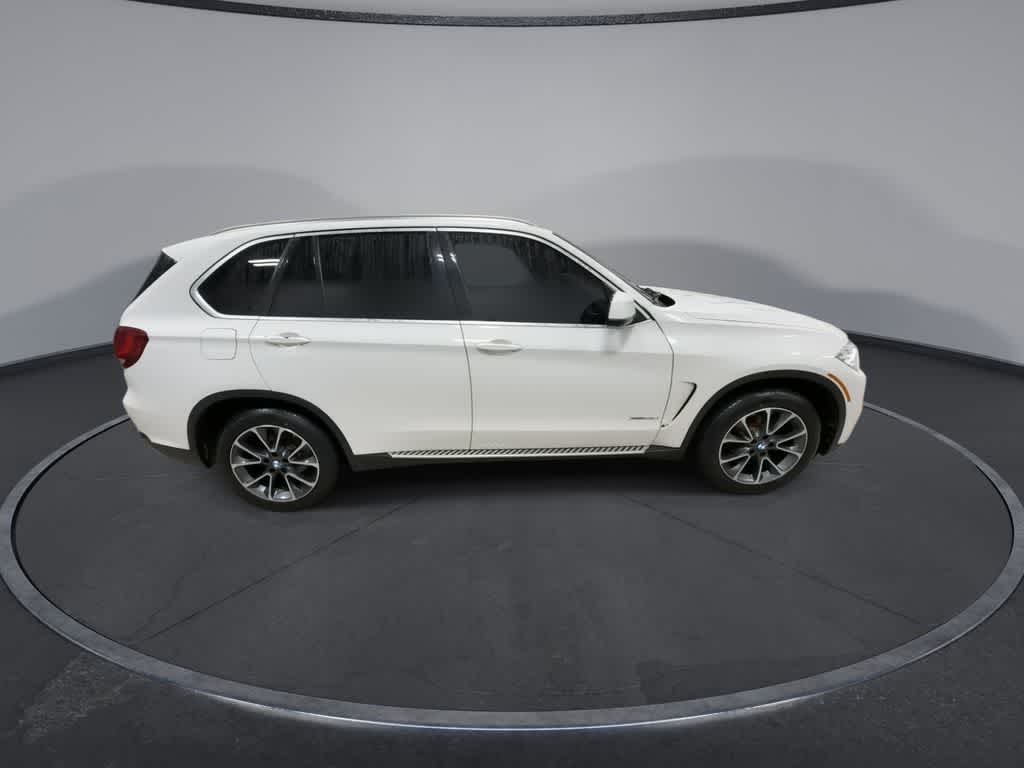 Thumbnail: 2018 BMW X5 - 9
