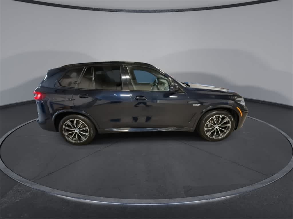 Thumbnail: 2022 BMW X5 - 9