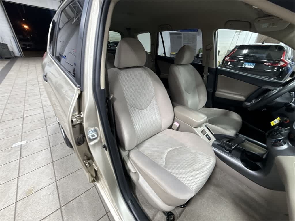 Thumbnail: 2006 Toyota RAV4 - 16