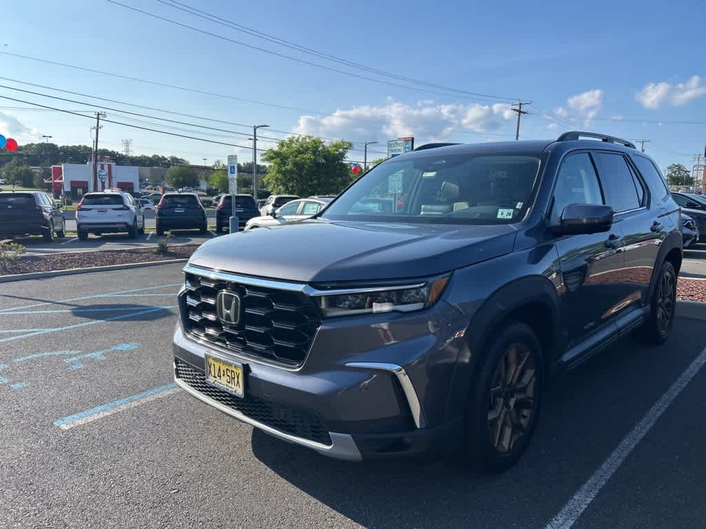 Thumbnail: 2023 Honda Pilot - 1