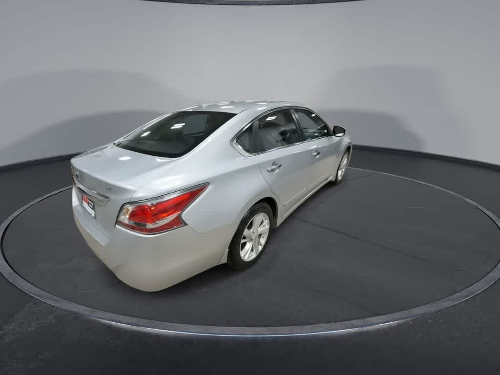 Thumbnail: 2015 Nissan Altima - 8
