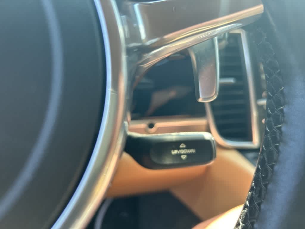 Thumbnail: 2016 Porsche Panamera - 25