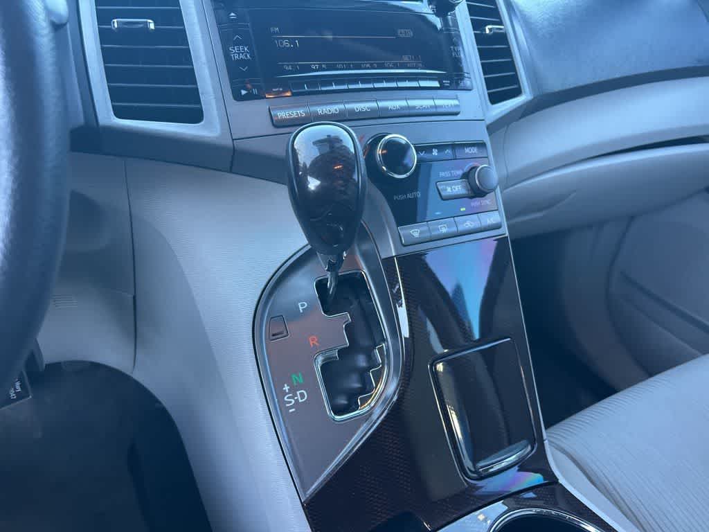 Thumbnail: 2012 Toyota Venza - 23