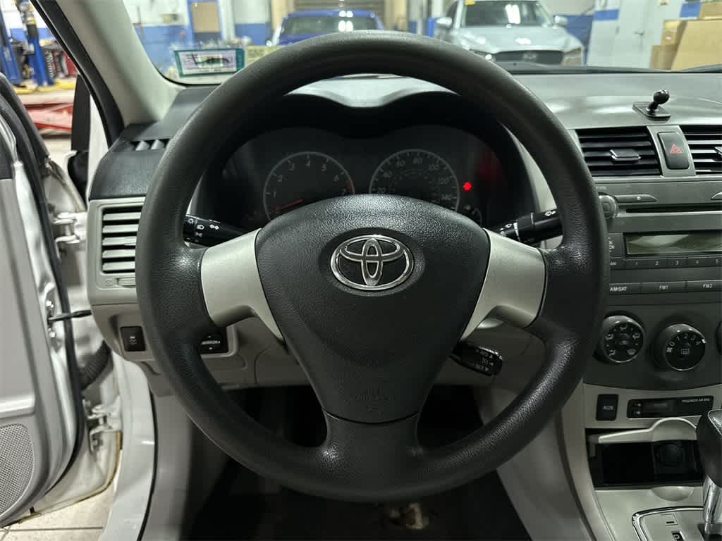 Thumbnail: 2011 Toyota Corolla - 17