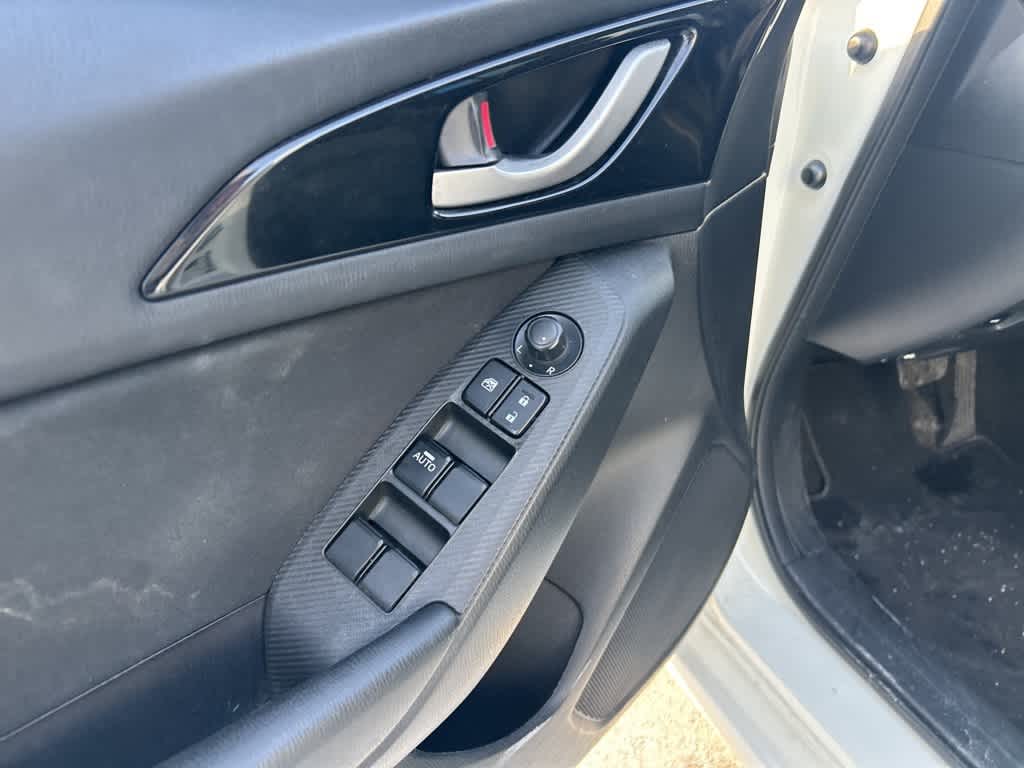 Thumbnail: 2015 Mazda Mazda3 - 13