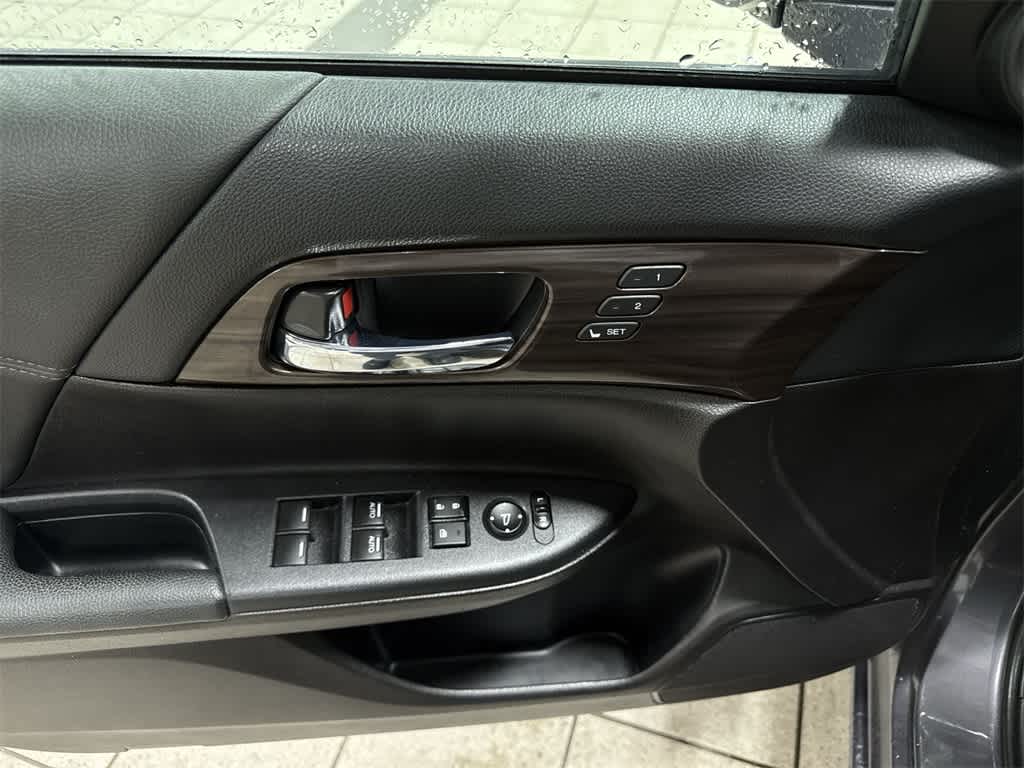 Thumbnail: 2017 Honda Accord - 21