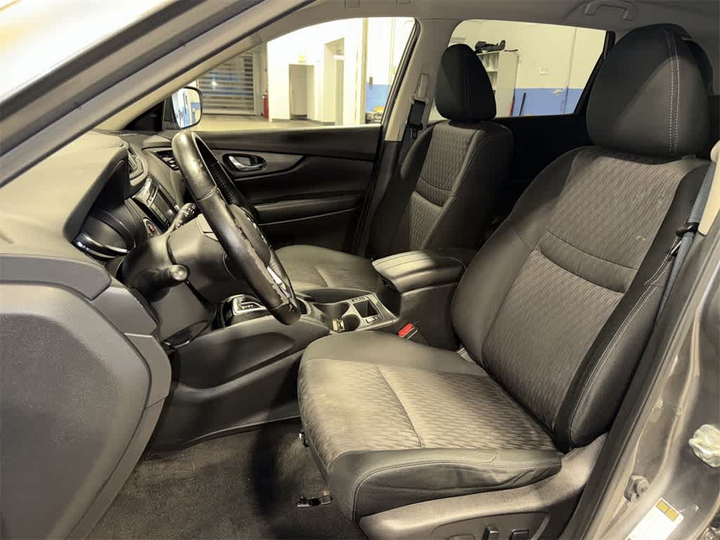 Thumbnail: 2020 Nissan Rogue - 15