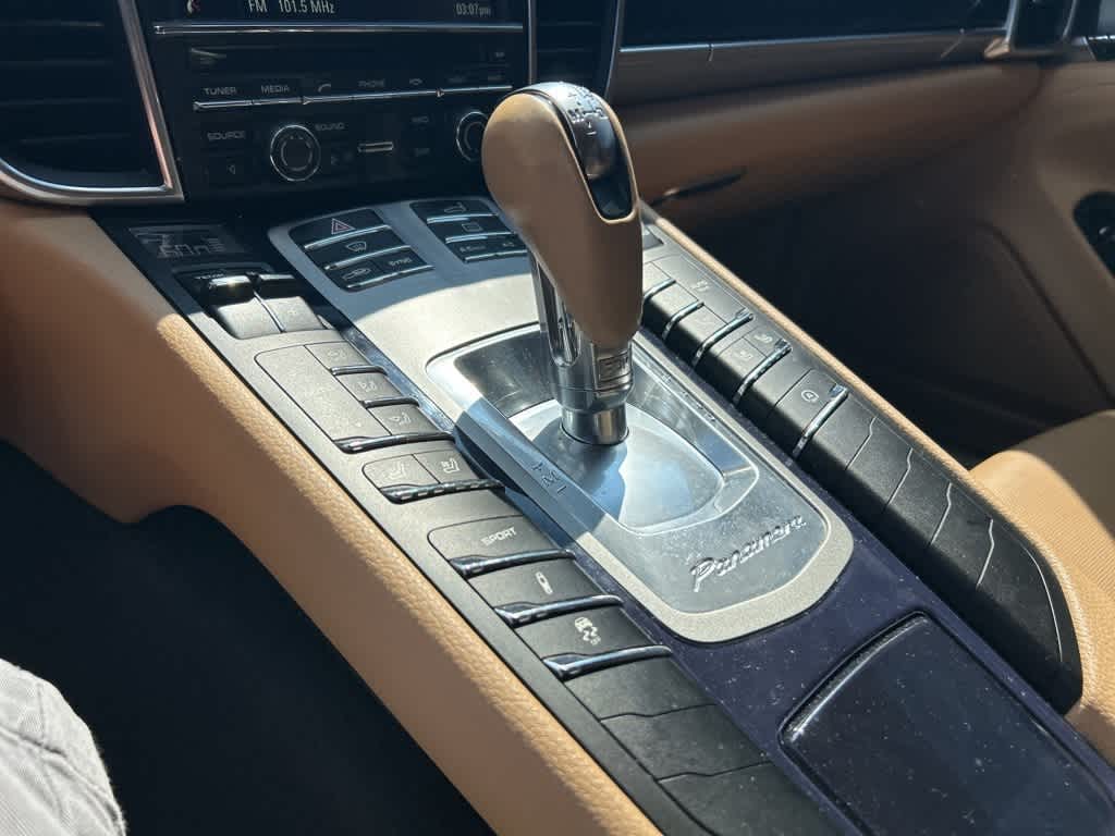 Thumbnail: 2016 Porsche Panamera - 18