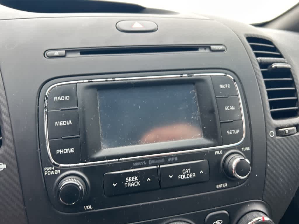 Thumbnail: 2016 Kia Forte - 14