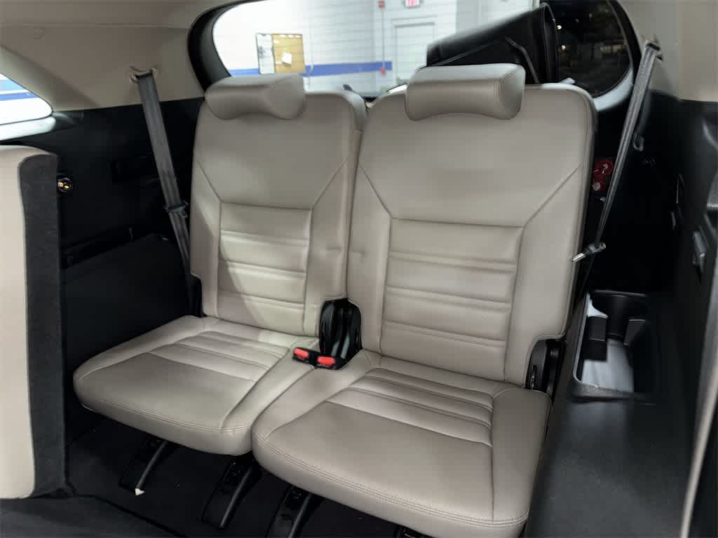 Thumbnail: 2019 Kia Sorento - 18