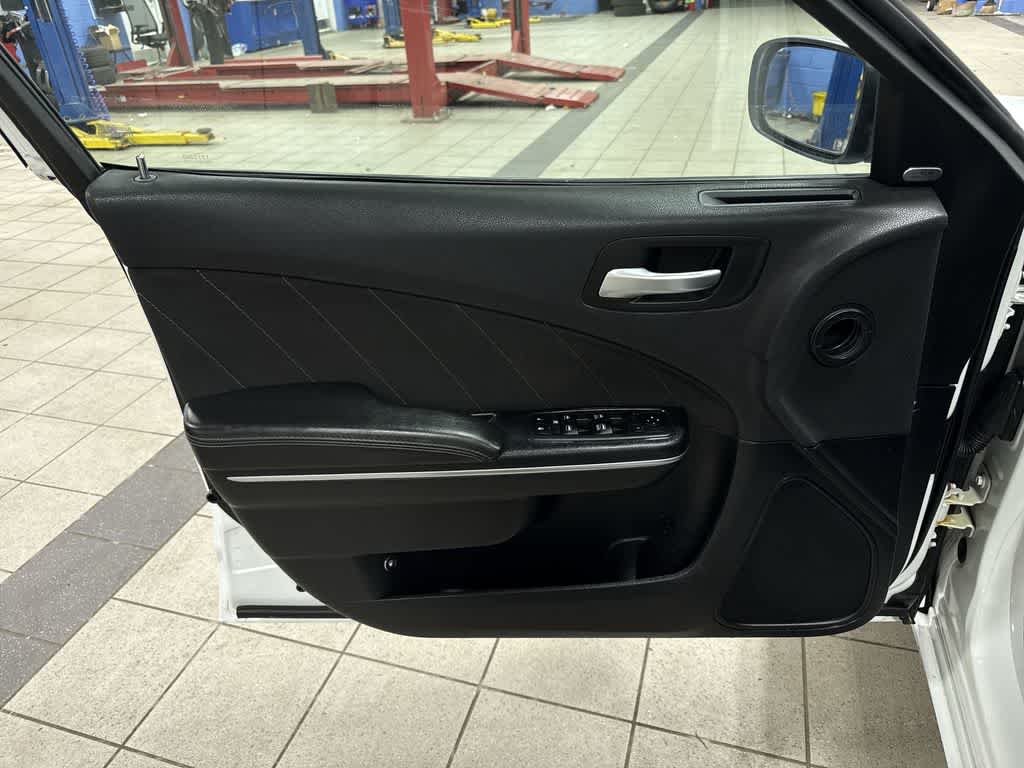 Thumbnail: 2018 Dodge Charger - 29