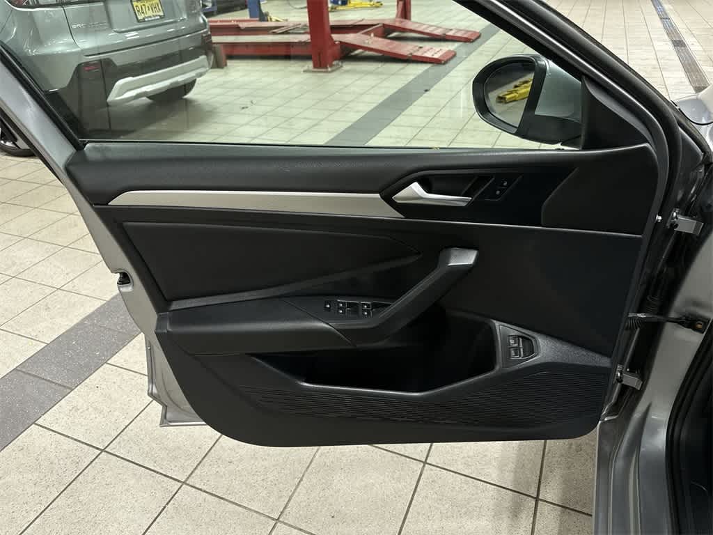 Thumbnail: 2021 Volkswagen Jetta - 27