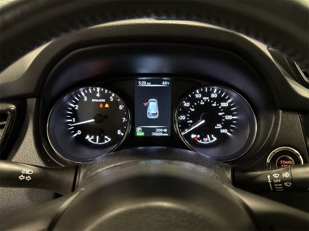 Thumbnail: 2017 Nissan Rogue - 32