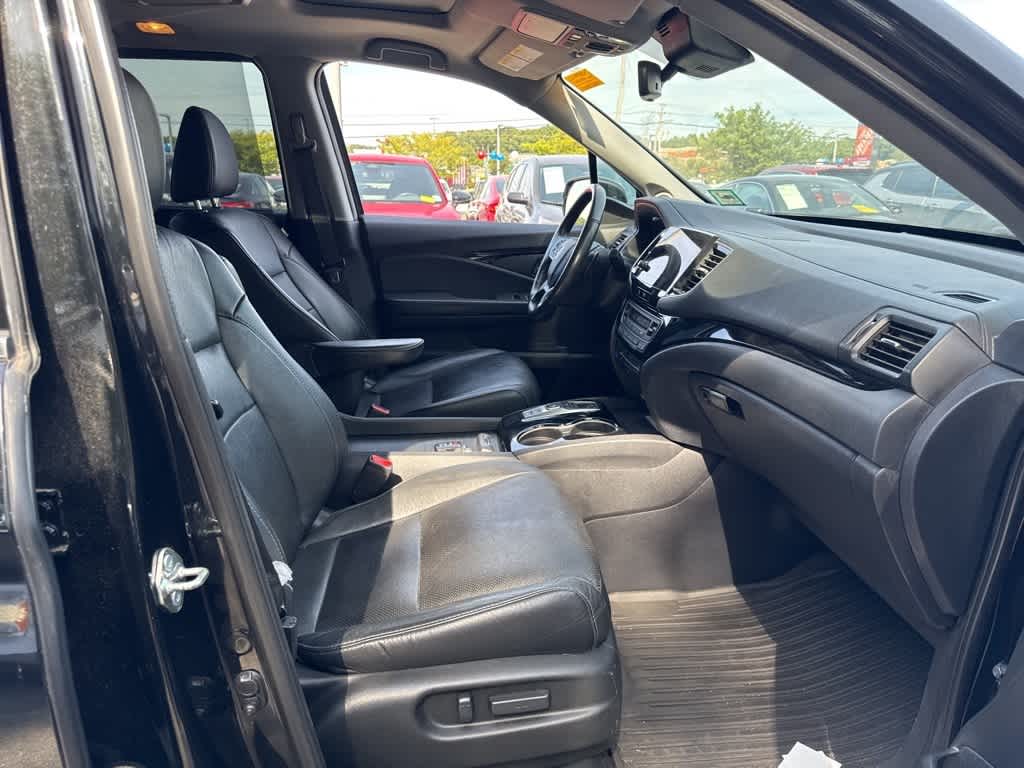 Thumbnail: 2019 Honda Pilot - 15
