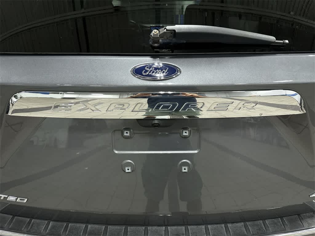 Thumbnail: 2022 Ford Explorer - 28