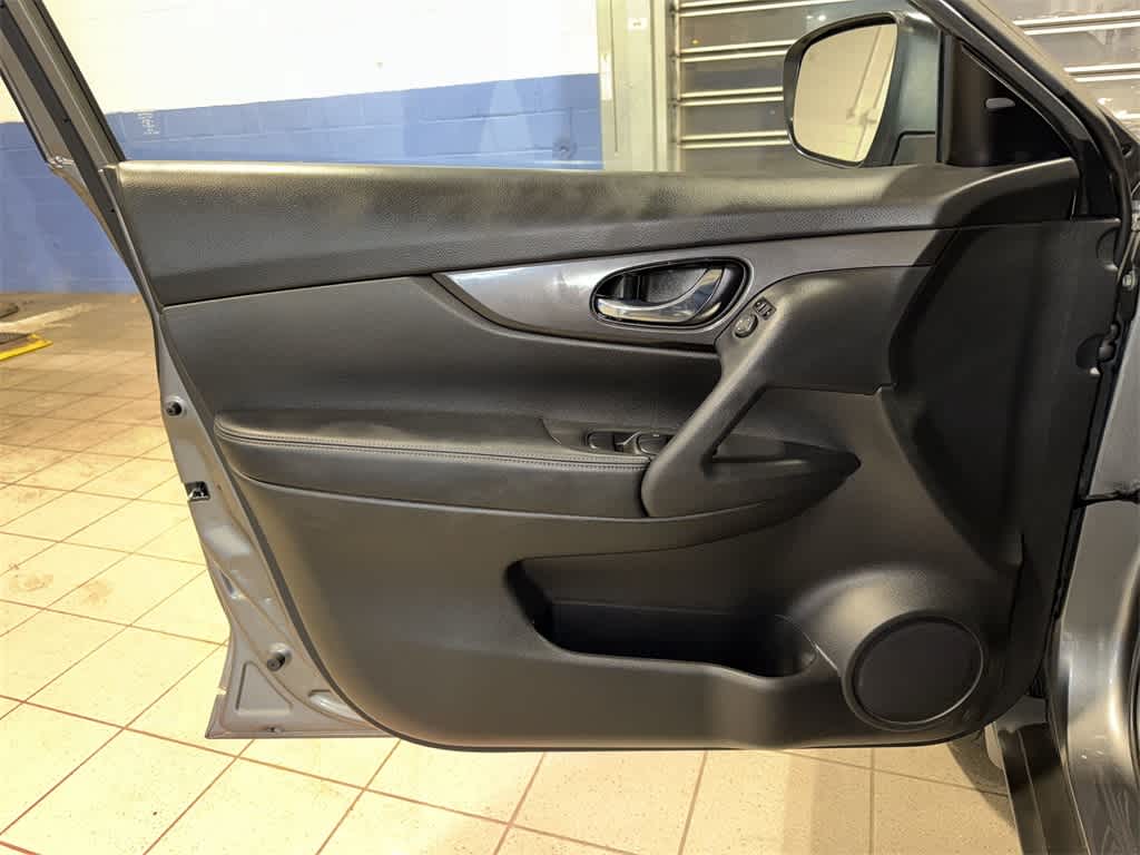 Thumbnail: 2020 Nissan Rogue - 29