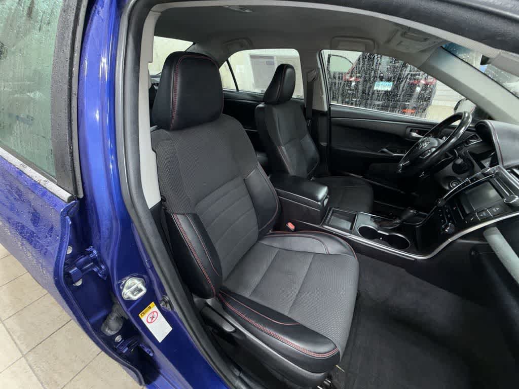 Thumbnail: 2016 Toyota Camry - 14