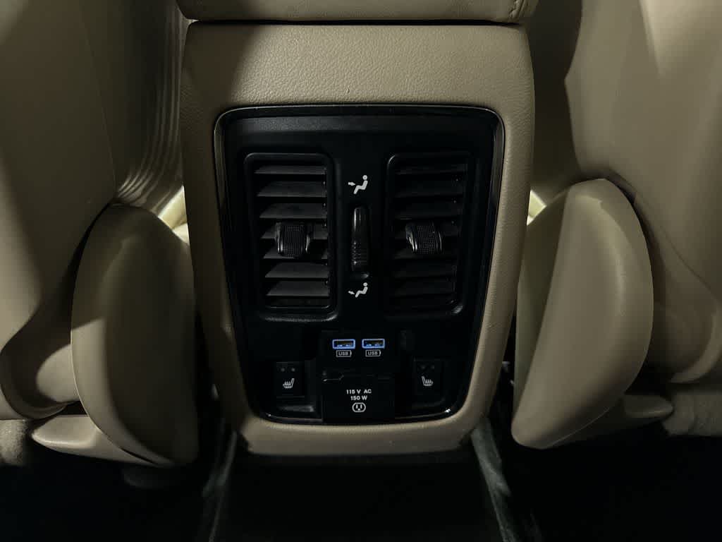 Thumbnail: 2015 Jeep Grand Cherokee - 31