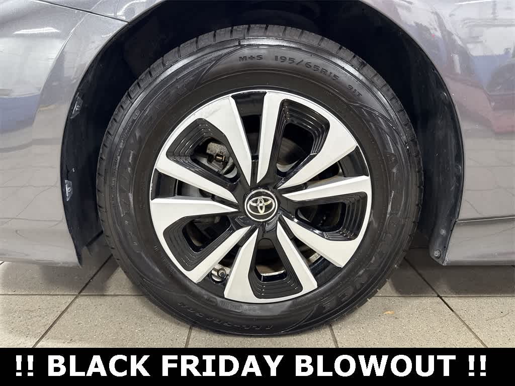 Thumbnail: 2017 Toyota Prius Prime - 10