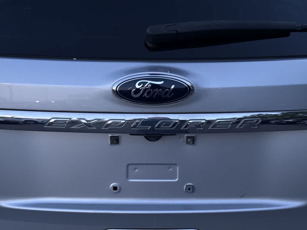 Thumbnail: 2014 Ford Explorer - 28
