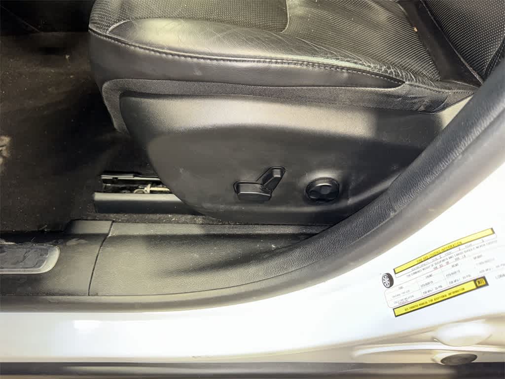 Thumbnail: 2020 Jeep Cherokee - 23