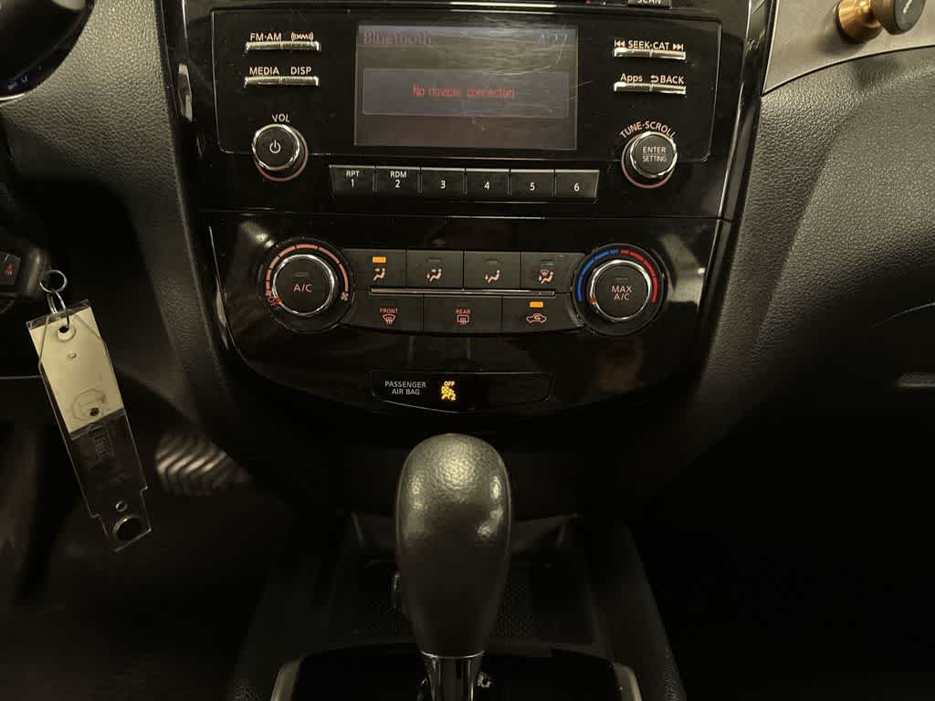 Thumbnail: 2015 Nissan Rogue - 21